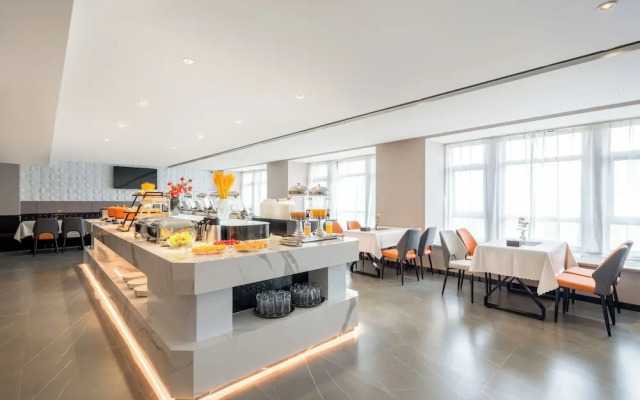 World Hotel Zhengzhou Univ Hi-tec Branch