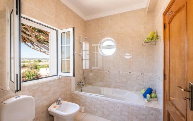 Villa Caly