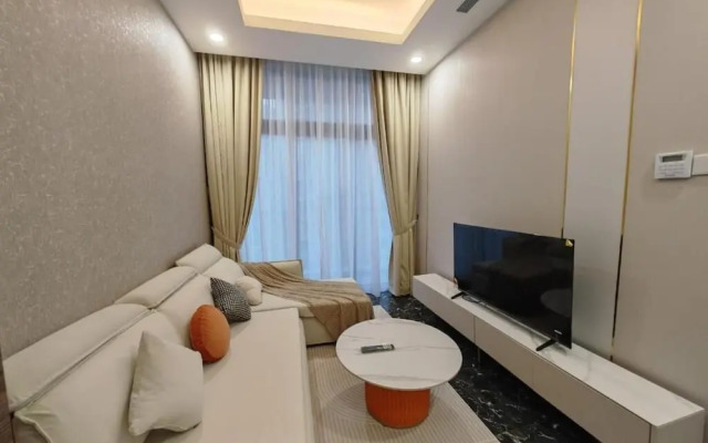 Royce Residence by uBook