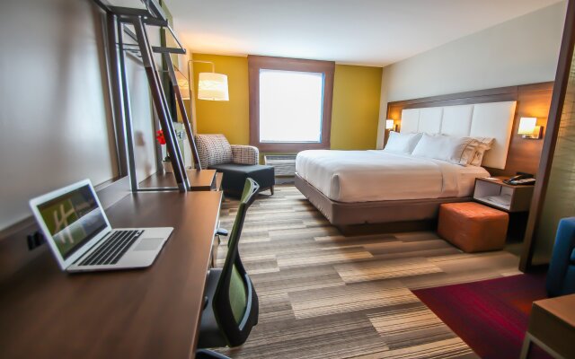 Holiday Inn Express & Suites Miami Airport East, an IHG Hotel