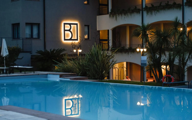 Bella Hotel & Restaurant