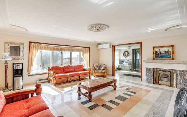 Beachfront Home ~ 7 Mi to Cape May!