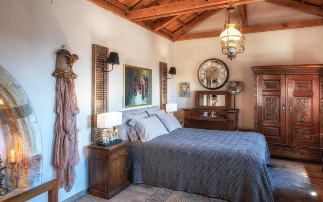 Malvasia Castle Villa