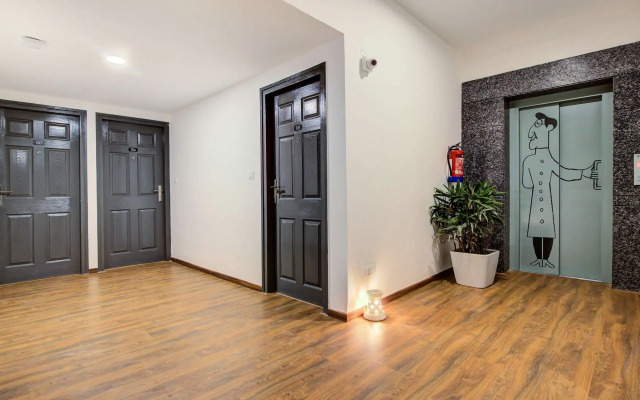 Oyo Townhouse 294 Near Artemis hospital