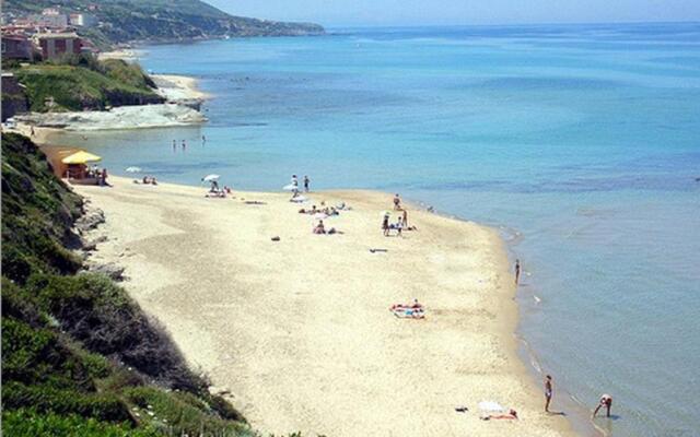 Comodo appartamento in villa 150 mt dal mare