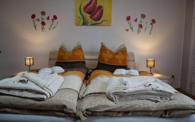 Cozy Apartment in Strotzbusch near Eifel Center