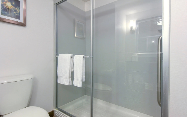 Holiday Inn Express Hotel & Suites Carlsbad Beach by IHG