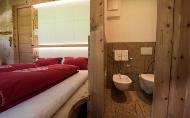 La Ücia by Fana Ladina