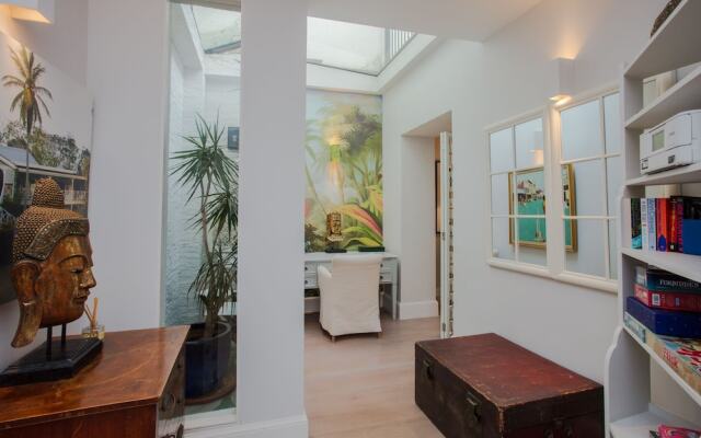 Exquisite Cadogan Square Knightsbridge Apartment