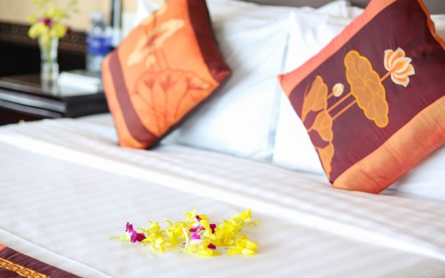 Starlight Cruise – Guest Rooms – Ha Long