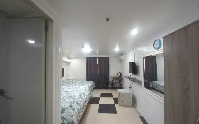 OYO 1141 Healing Condo Hotel