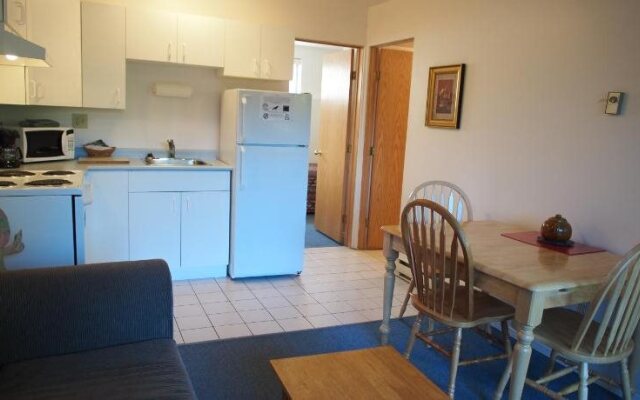 Whale's Tail Guest Suites