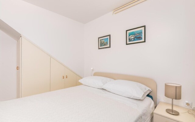 Awesome Home in Jurandvor With 3 Bedrooms, Wifi and Outdoor Swimming Pool