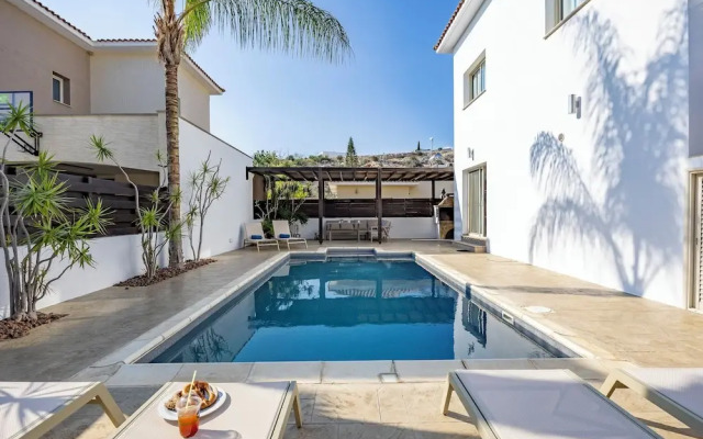 Agios Tychon Luxury Villa With Private Pool
