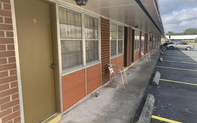 Motel 8 Lake City