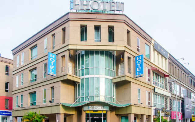 OYO 272 I Hotel