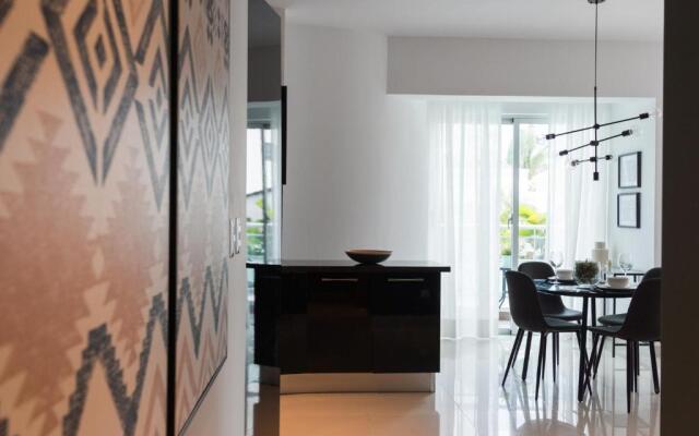 Upscale 1Br Near Blue Mall Rooftop Yellowkey