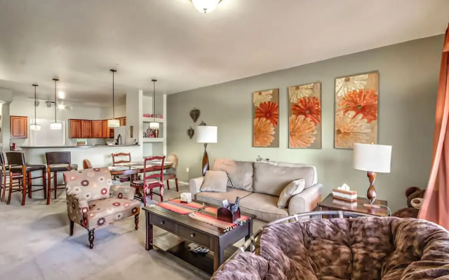 Devonshire #3032 - 2 Br condo by RedAwning