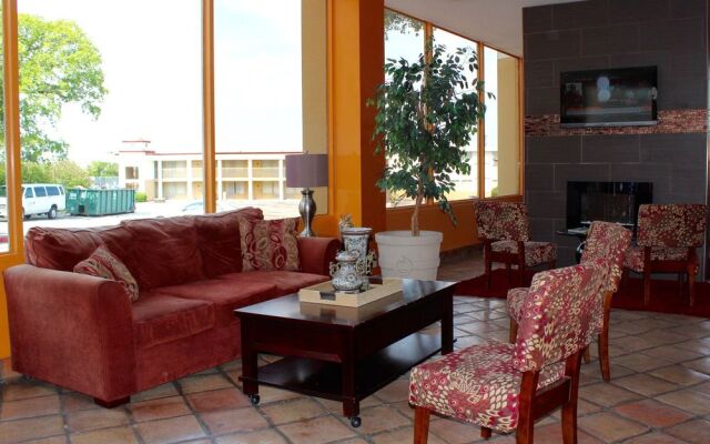 Studio 6 Fort Worth, TX – Downtown East
