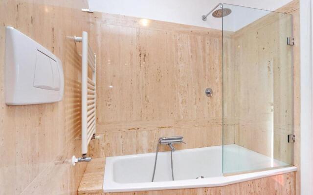 Pantheon Family Romantic Suite