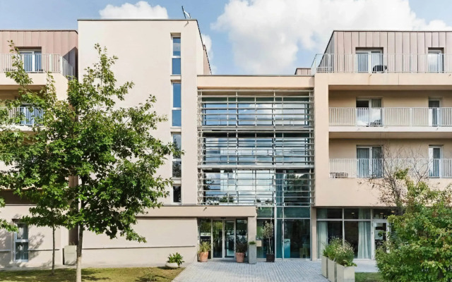 Quality Suites Dinan