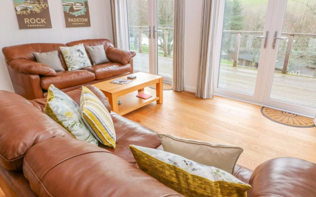 8 Lake View