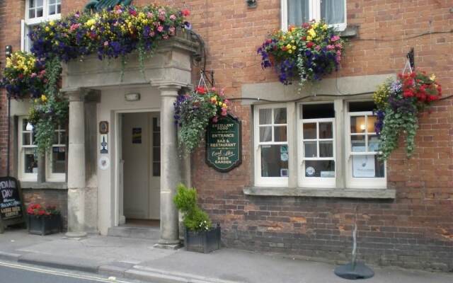 The Green Dragon - Inn