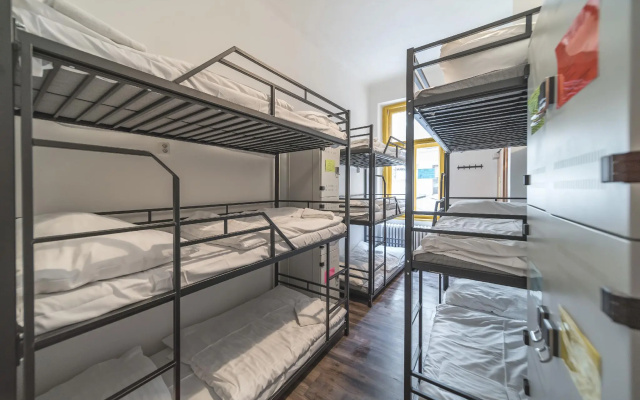 Hostel Orange