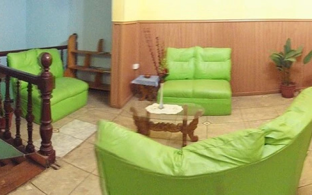 Hostal Tricontinental