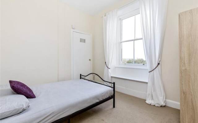 5 Bedroom Flat With Great Views In Bruntsfield