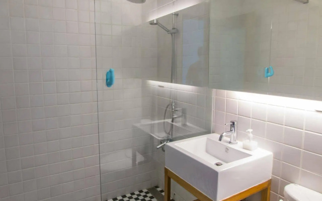Lane 321 Hostel