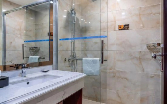 Xinlong Hotel