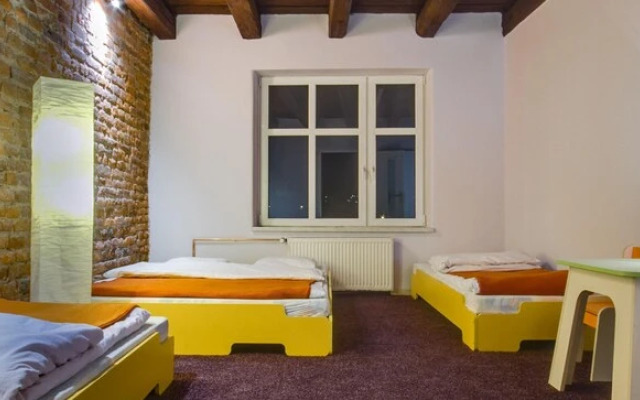 3 Bros' Hostel Cieszyn