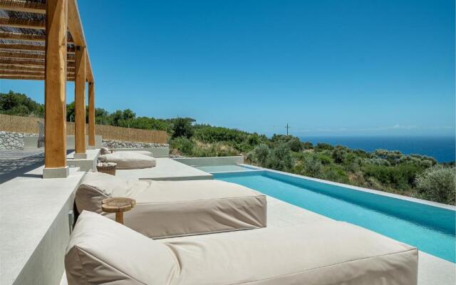 SUOLO di GIOIA Villa with magnificent sea view and infinity pool 18*4m