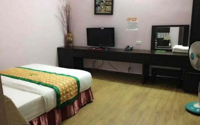 Westlake Hotel - Lac Long Quan