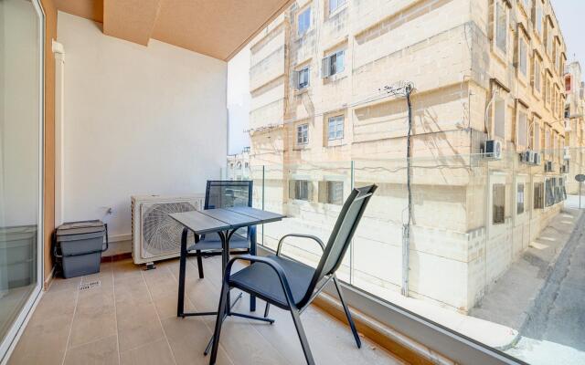 Chic 2BR Apartment, Ideal Location