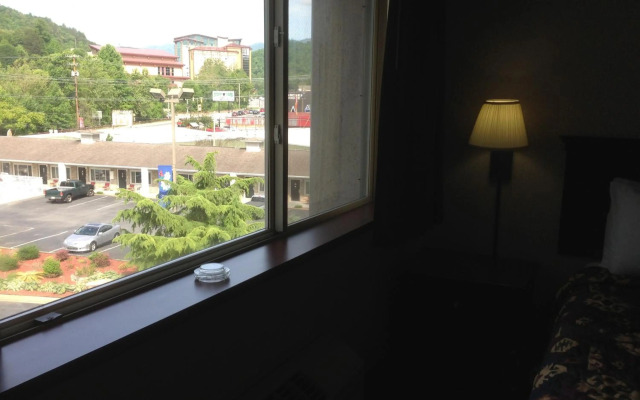 Cherokee Grand Hotel