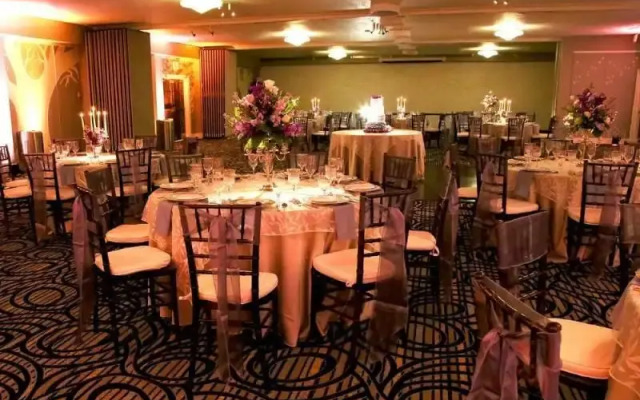 Clarion Inn & Suites Conference Center