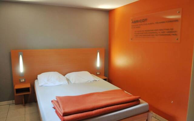 Modern Holiday Home in Somme-leuze With Sauna and Jacuzzi