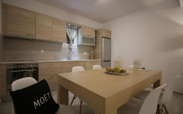 Villa Evi & Suites