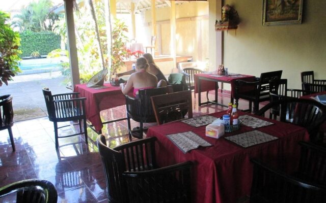 Hotel Ayu Beach Inn