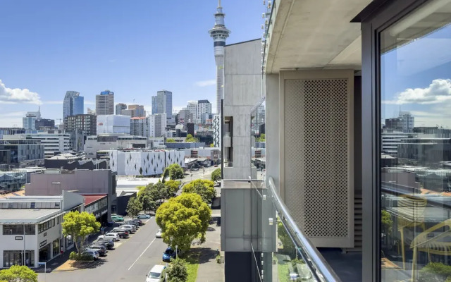 Laid back living with city views