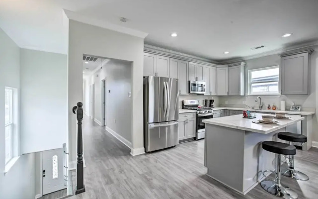6 Mi to French Quarter: Modern New Orleans Gem