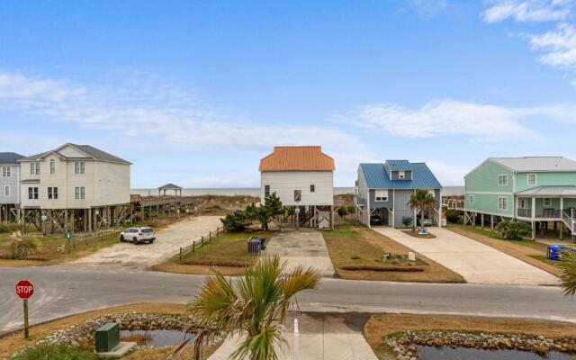 Alpha Breeze by Oak Island Accommodations