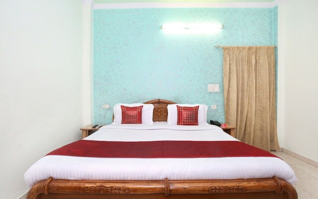 OYO 10539 Hotel Holiday Classic