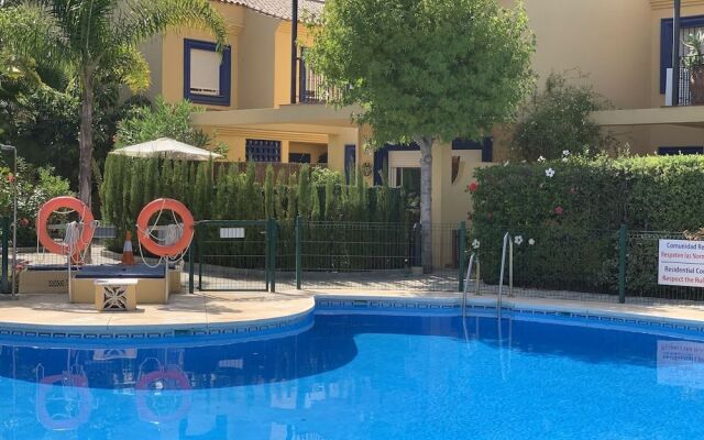 TGS & RUMEX Suites Banus