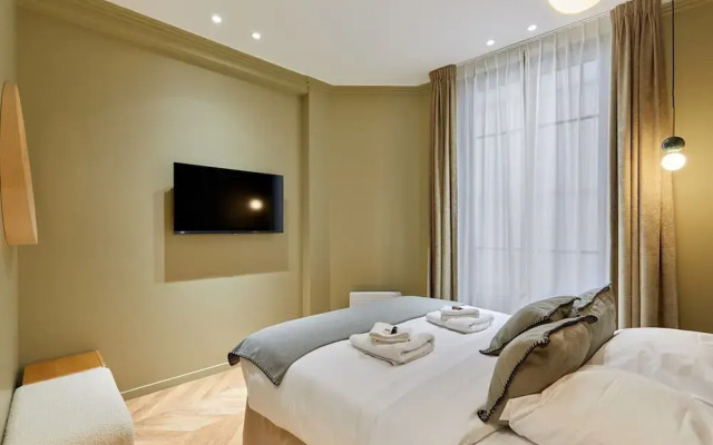 Incredible AC Apartment 3 Bedrooms Center of Paris