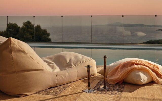 Thea lux natur villa