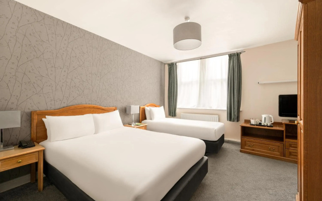 County Hotel