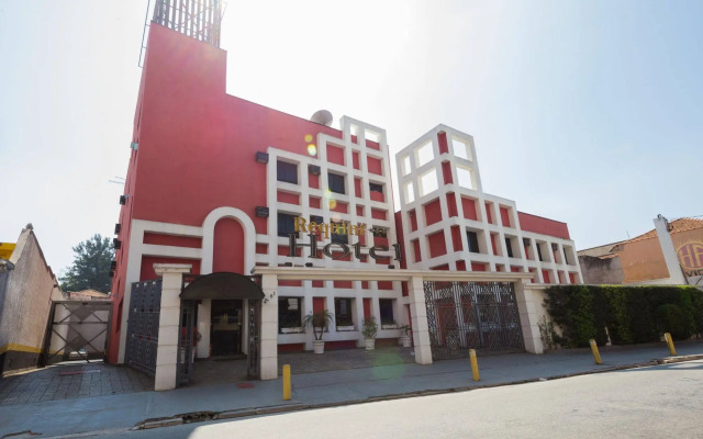 Requint Hotel